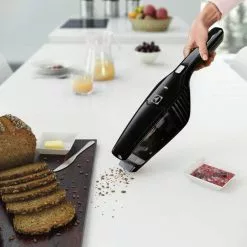 Electrolux EERC70EB Ergorapido - Aspirateur Balai 7 Electrolux EERC70EB Ergorapido - Aspirateur Balai -Aspirateurs Soldes 290197 3 d 1